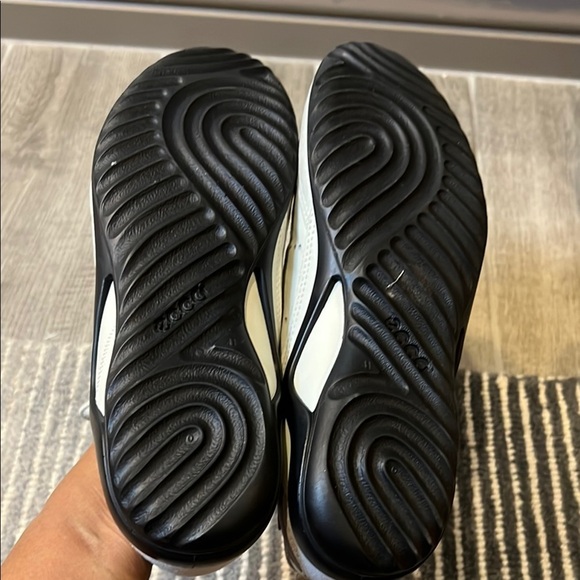 ECCO Womens White and Gray comfort walking shoes size 41 / 10 or 10 1/2 - Picture 8 of 9